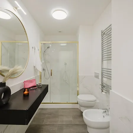 Διαμέρισμα Days - One Bedroom With 2 Frame Tvs In Center *