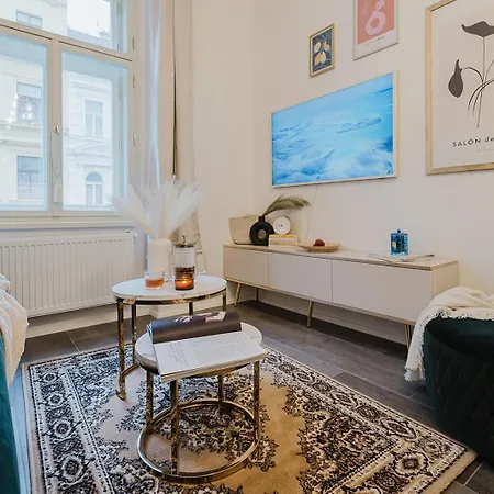 Days - One Bedroom With 2 Frame Tvs In Center Διαμέρισμα *